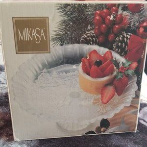 MIKASA Winter Dreams Footed Plate Bon Bon 9" Clear Pedestal Plate Christmas